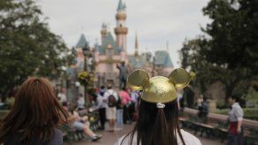 Brote de sarampión originado a Disney crece a 95 casos