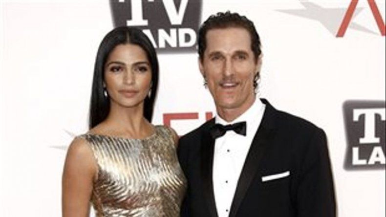 Matthew McConaughey pide matrimonio a novia brasileña
