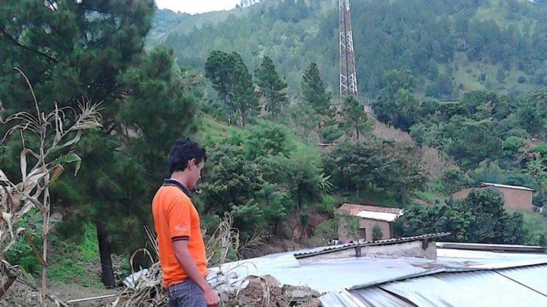 Tres personas mueren soterradas por alud provocado por lluvias en Honduras