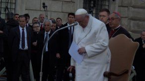 El papa Francisco llora evocando la guerra que afecta a Ucrania martirizada El papa Francisco llora evocando la guerra que afecta a Ucrania martirizada