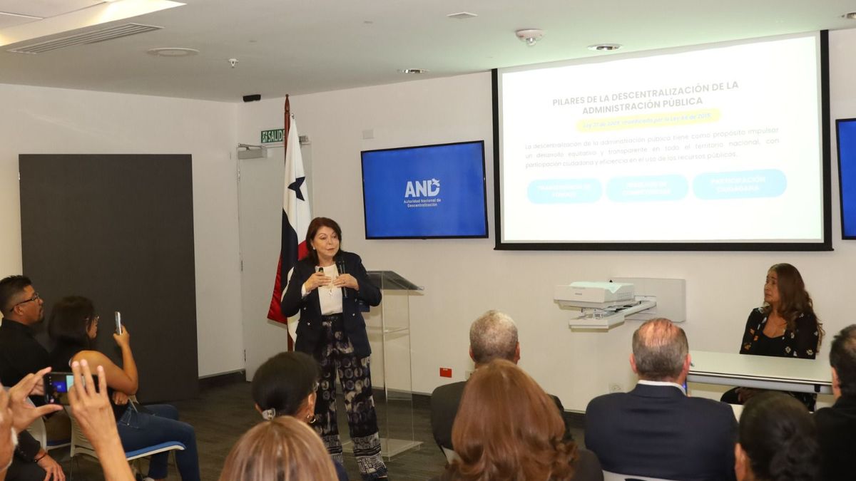 Directora de la Autoridad Nacional de Descentralización, Roxana Méndez. Directora de la Autoridad Nacional de Descentralización, Roxana Méndez.