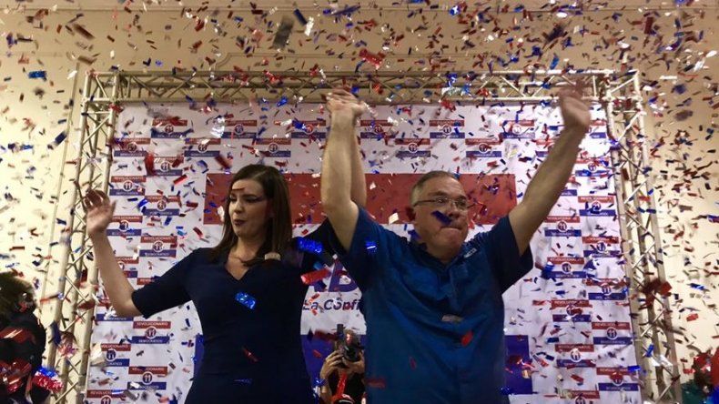 José Luis Fábrega presenta a Judy Meana como su compañera de fórmula