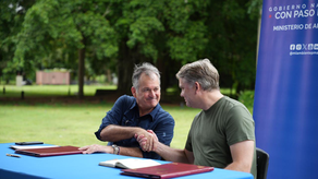 MiAmbiente firma proyecto sobre manglares MiAmbiente firma proyecto sobre manglares