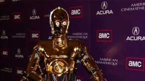 Jimmy Vee reemplaza al fallecido Kenny Baker como R2-D2