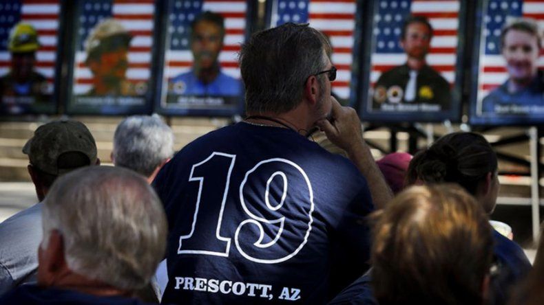 Arizona recuerda a 19 bomberos que murieron hace cinco años