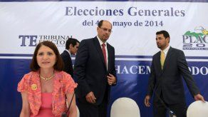 Linares de Martinelli felicitó a Varela y a Isabel Saint Malo