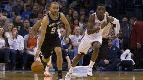 NBA: Armador francés Parker será evaluado a diario tras lesión en la espalda