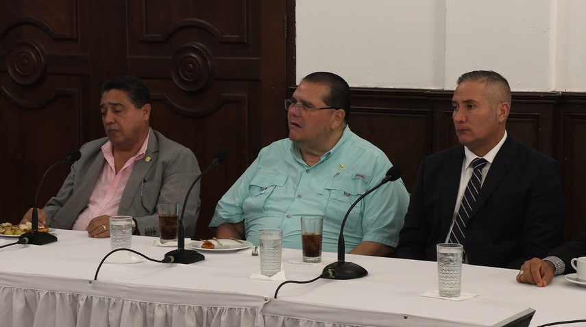 Presidente José Raúl Mulino se reúne con diputados de la bancada Realizando Metas.&nbsp;