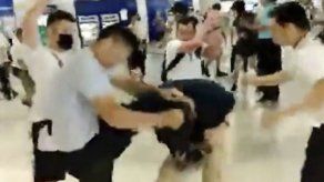 Hong Kong: 6 detenidos por ataque a manifestantes