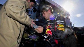 El campeón Vettel logra mejor tiempo en pruebas de Barcelona