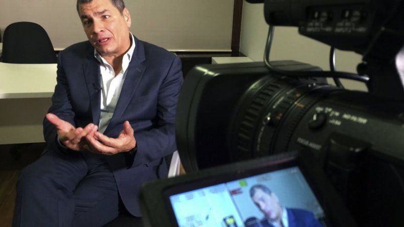 Correa regresa a Ecuador en medio de disputa con su sucesor