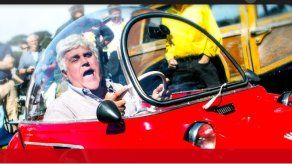 Jay Leno lanza serie sobre automóviles