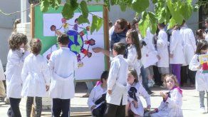 Niños sirios tuvieron su primer día de escuela en Uruguay