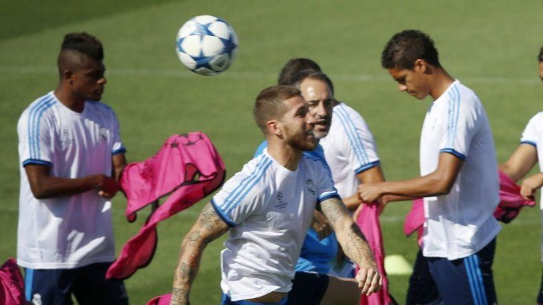 Real Madrid estrena liderato ante Málaga, Barça recibe a Las Palmas