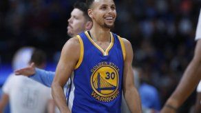 Los Warriors escriben una página de oro en la historia de la NBA