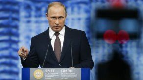 Putin dice que todos los hinchas violentos deben recibir el mismo trato