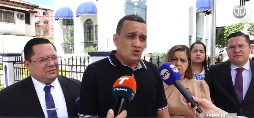 Familiares de paciente fallecida en Ciudad de la Salud presentan querella penal contra médicos.