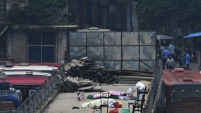 China: Sobrevivientes de sismos esperan llegada de ayuda