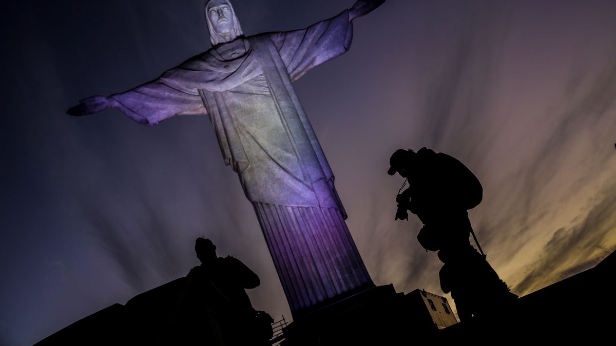 Presidente Mulino en Brasil: El Cristo Redentor se Ilumina con los Colores de Panamá