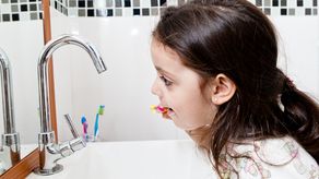 ¡Madrugar para viajar a la escuela! ¿Y qué pasa con la higiene dental?