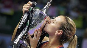 Cibulkova sorprende a Kerber y gana Copa WTA