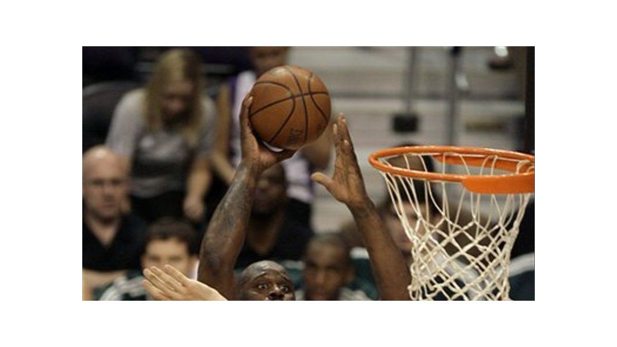 Shaquille se da gusto con 35 puntos