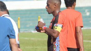 Nicolas Yuyu Muñoz marca su gol 261 en triunfo histórico de El Vencedor