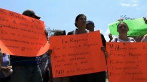 Cierran carretera en Los Santos Cierran carretera en Los Santos