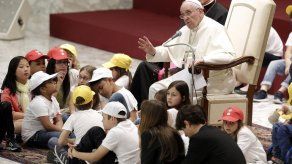 Los niños entrevistaron al papa Francisco sobre la paz en el Vaticano Los niños entrevistaron al papa Francisco sobre la paz en el Vaticano