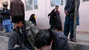 Choque entre un autobús y un camión deja 14 muertos en Afganistán