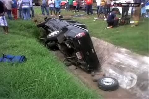Dos personas heridas tras accidente en salida de autopista