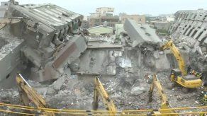 Arrestan a constructores de edificio que se cayó en Taiwán