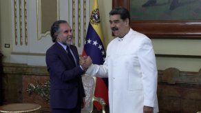 Venezuela y Colombia reanudan vuelos tras restablecimiento de relaciones