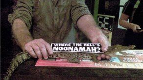 Clientes invitan a cocodrilo a una taberna en Australia