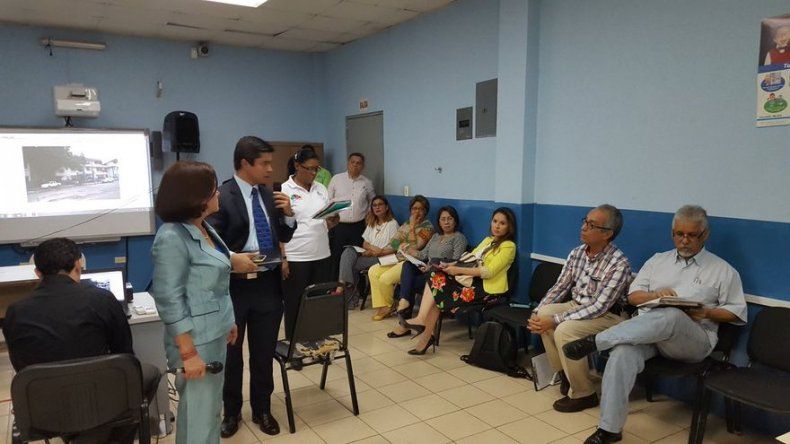 Padres de Familia a la espera de solución para Instituto Bolívar y Escuela Rep. de Venezuela