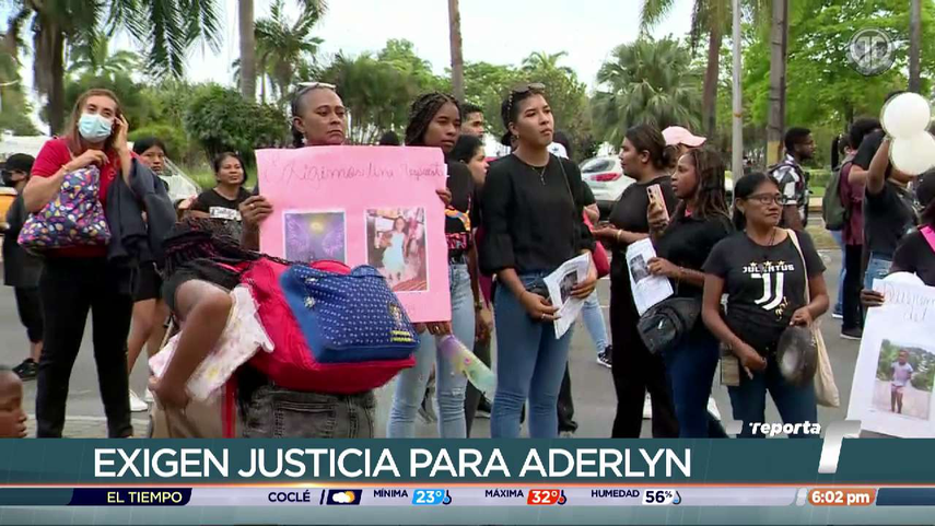 Ciudadanos protestan para pedir justicia por la desaparición de Aderlyn.