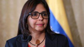 La vicepresidenta de Venezuela llega a Cuba para presentar la Ley Antibloqueo
