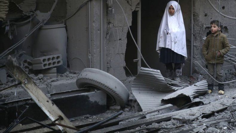 Ocho niños muertos en un ataque ruso contra una escuela en Siria