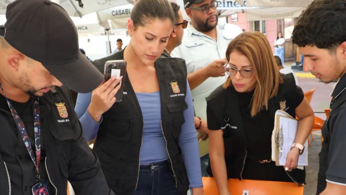 La Alcaldía de Panamá decomisa mobiliario en el Casco Antiguo. La Alcaldía de Panamá decomisa mobiliario en el Casco Antiguo.