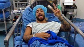Maluma se somete a una cirugía por la ruptura de ligamentos de su rodilla