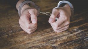EEUU: Familia entrega a niño de 13 años acusado de asesinatos