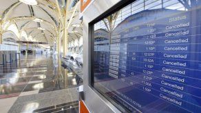Persisten vuelos retrasados tras tormenta invernal en EEUU