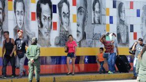 Venezuela reabre paso peatonal con Brasil
