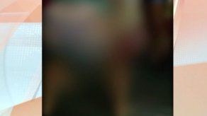 Video muestra a mujer bailando y quitándose la ropa en Santiago