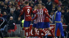 Atlético alcanza al líder Barsa
