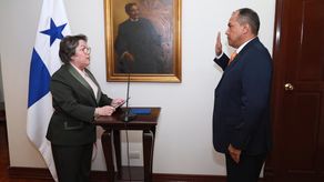 Juramentación de Luis Alfonso Guerra Morales como magistrado del Tribunal Electoral.