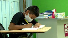 Se aplaza inicio de clases semipresenciales en 22 colegios por alza de contagios