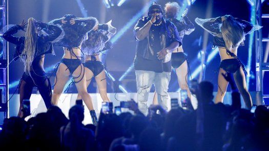 Sech agradece a sus fans tras alzarse con un Premio Lo Nuestro por Sal y Perrea