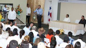 Varela promete apoyo a productores