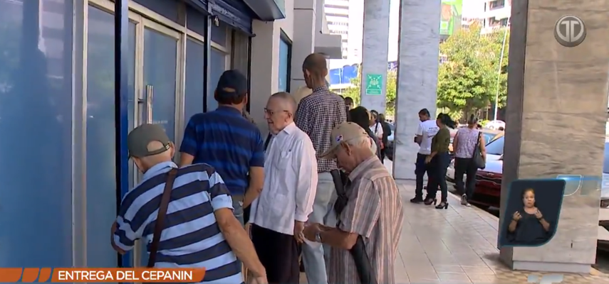 Entrega de certificados CEPANIM a personas viudas
